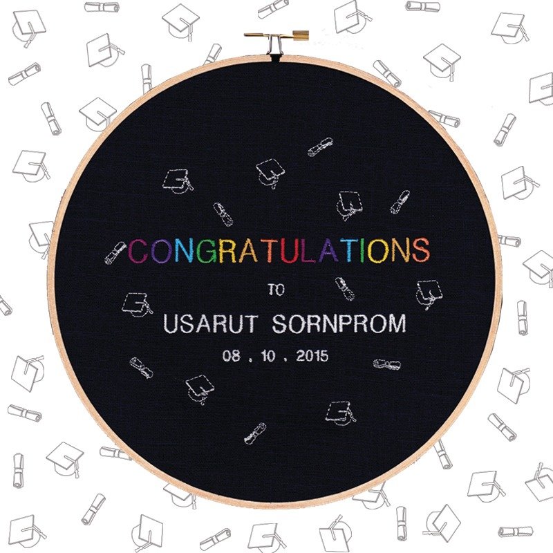 Embroidery hoop: commencement day (wooden embroidery hoop frame graduation day).