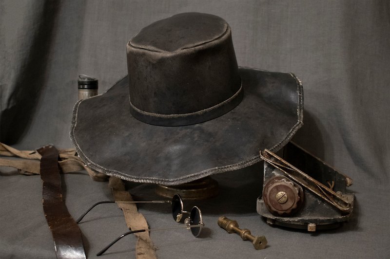 Karl Heisenberg leather hat inspired Resident Evil Village - 帽子 - 真皮 灰色
