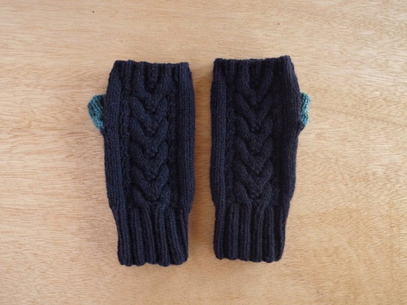 Alpaca wool's Allan hand warmer · navy × turquoise blue