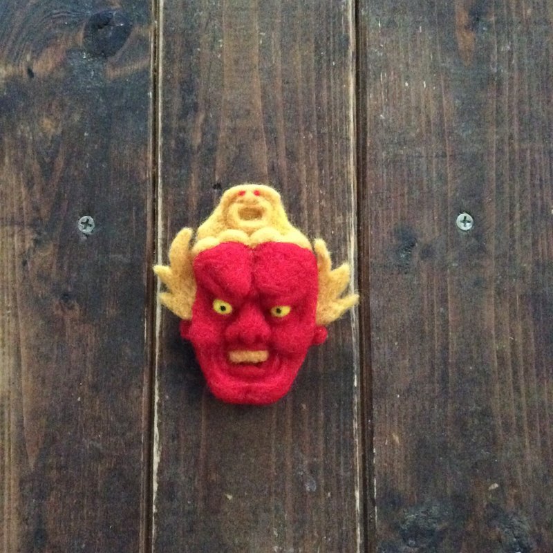 Soba Nio brooch