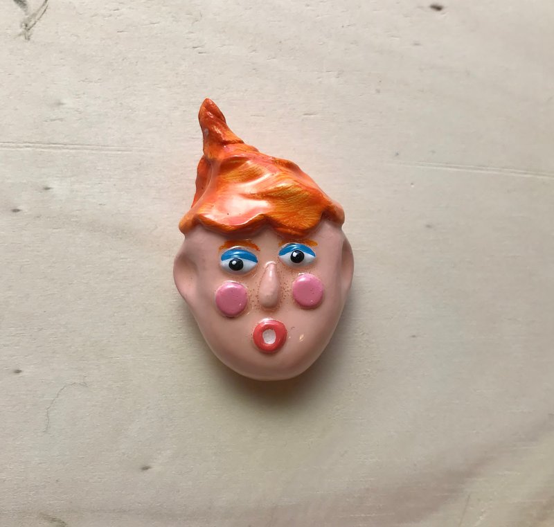 mini brooches - 形形色色的人 - 自然卷小姐。 ( 别针 )