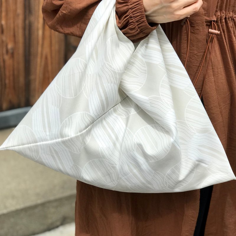 Azuma bag Geometry Pale Greige M