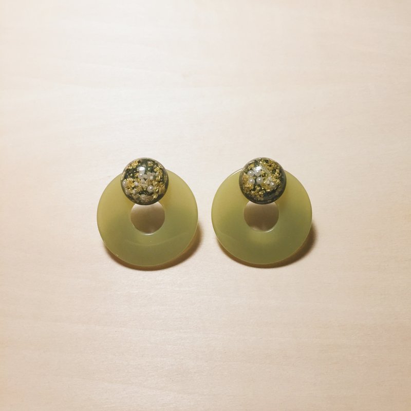 复古橄榄绿金箔珍珠镂空大圆耳环