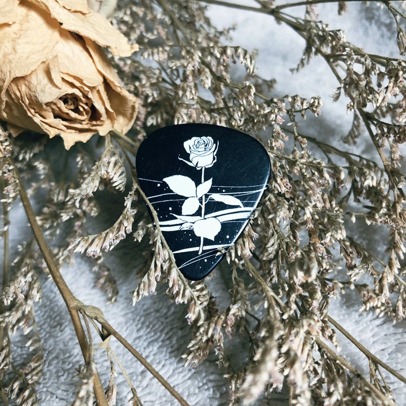 Guitar Pick no.12
