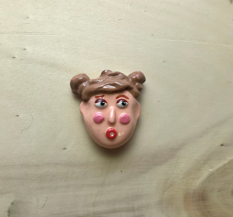 mini brooches - 形形色色的人 - 略感苦恼. ( 别针 )