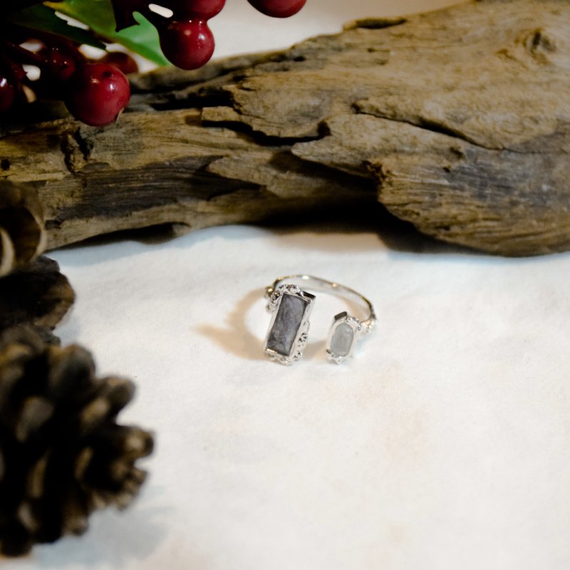 Simple Snowflake Ring