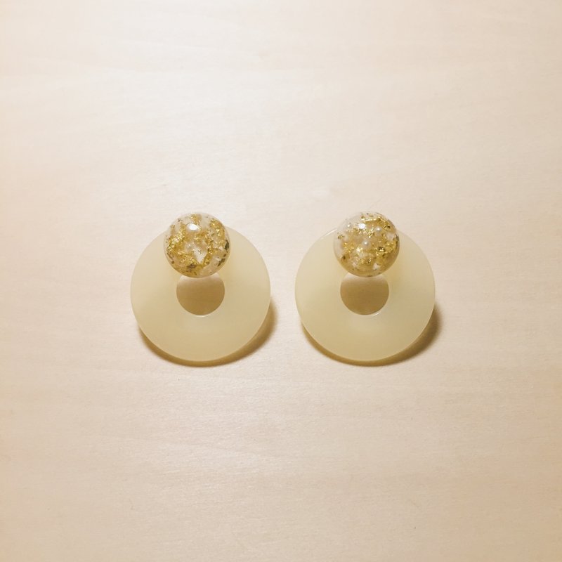 复古米白金箔珍珠镂空大圆耳环