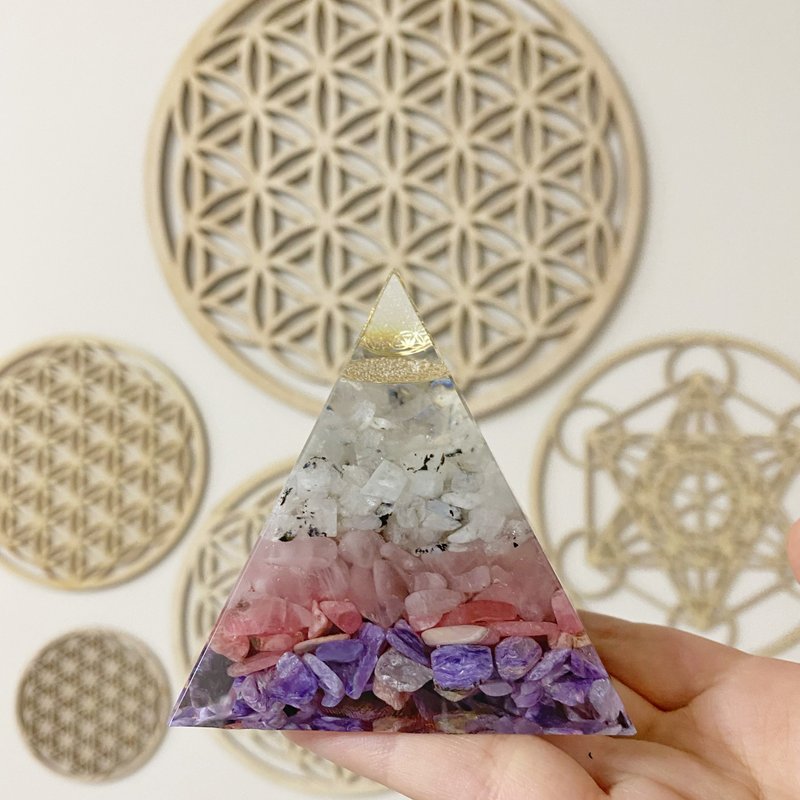 Orgonite 能量塔 - 白水晶、月光石、粉水晶、红纹石、紫龙晶