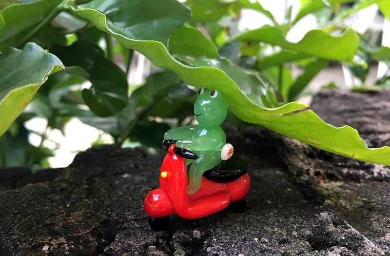 琉璃 青蛙摩托车