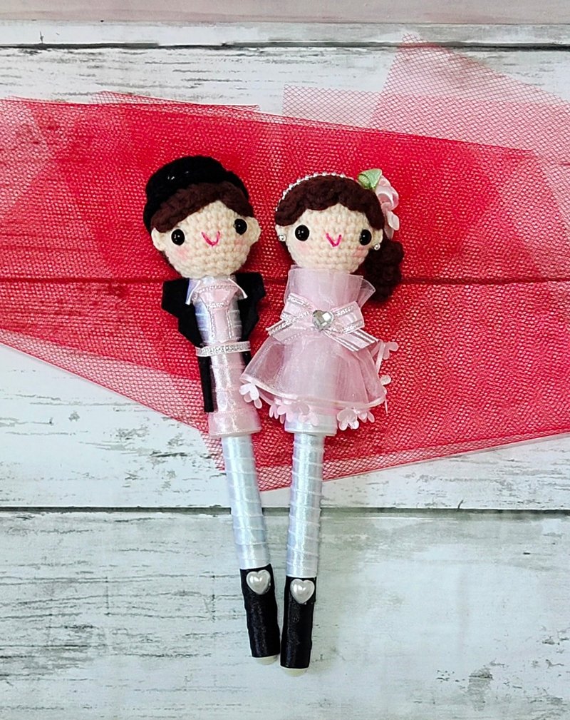 粉玫瑰礼服款毛线新人婚礼签名对笔