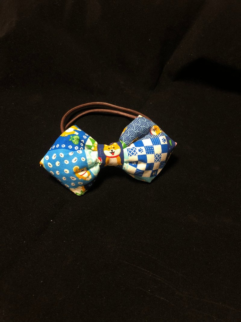 Shiba pattern bow tie