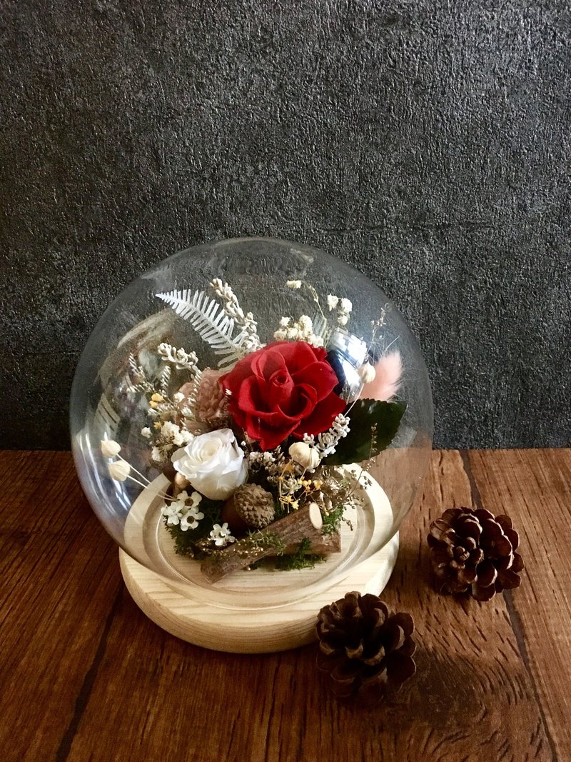 |圣诞之约| 不凋花。干燥花。圣诞节。圣诞礼物。玻璃球。花盅