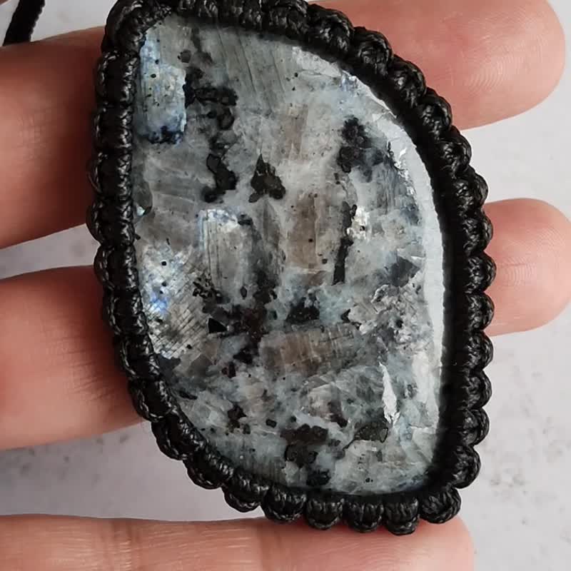 Larvikite（黑色拉长石）花边吊坠 - 项链 - 宝石 灰色