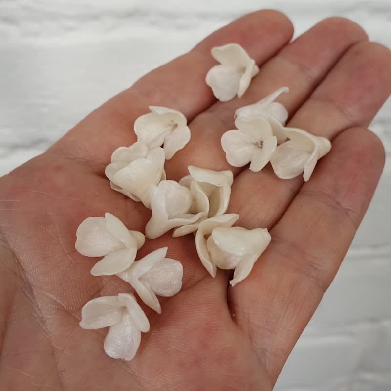 Pearl Flower Beads Polymer Clay 1 cm Making Jewelry Craft Floral Beads Clay - 零件/散装材料/工具 - 粘土 白色