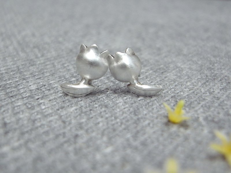 铃兰---小花儿---纯银耳环 - 耳环/耳夹 - 银 灰色