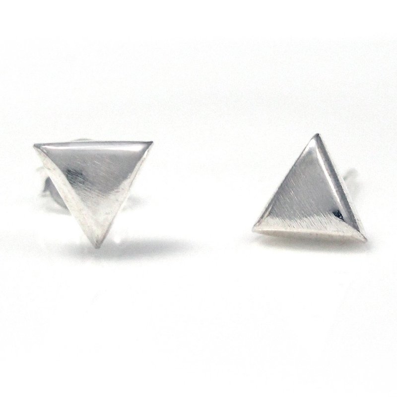 纯银耳环 简约三角 925纯银 三角形 耳环 雾面处理-64DESIGN银饰 - 耳环/耳夹 - 纯银 银色