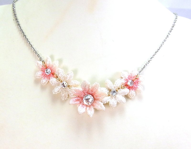 Sakura樱花 水蕾丝项链 - 项链 - 绣线 