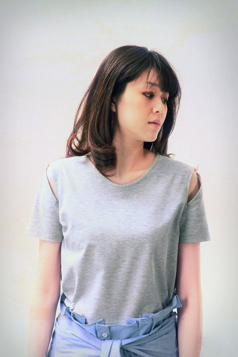 Permian 镂空啾啾上衣 - 女装 T 恤 - 棉．麻 灰色