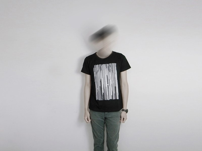 I . A . N Design  信号  黑色有机棉短袖T Organic Cotton - 男装上衣/T 恤 - 棉．麻 黑色