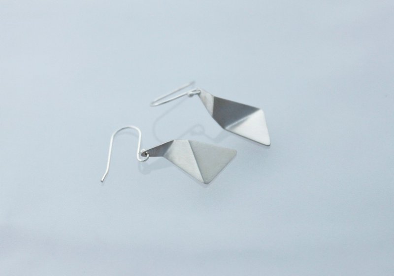 折纸 - 闪电型 - 耳环/耳夹 - 纯银 银色