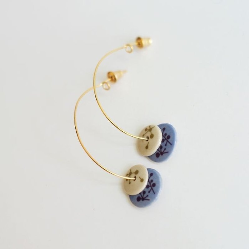 kedo 瓷花饰品系列 枝枒双片耳环 月弧型 - 耳环/耳夹 - 瓷 蓝色