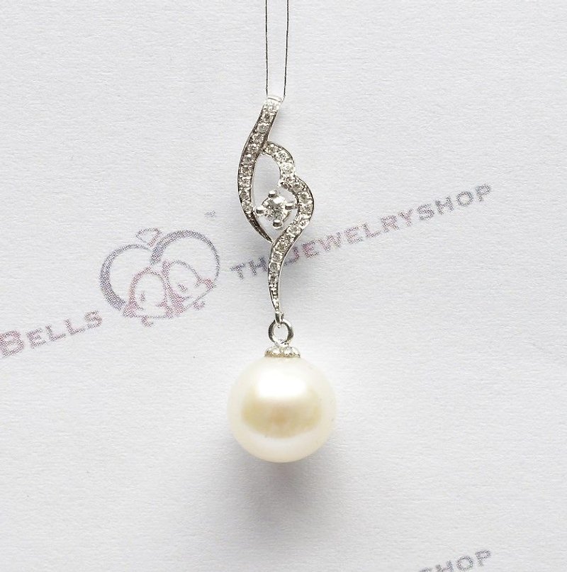18K白金 白色圆形淡水珍珠配钻石吊坠 / 梦幻丝带系列 (包邮) - 项链 - 珍珠 白色