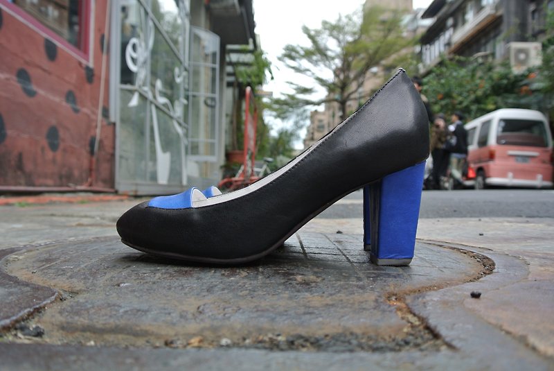 #920#咖啡馆视觉暂留。立体鞋头奔跑中跟包鞋(黑蓝) - 女款休闲鞋 - 真皮 蓝色