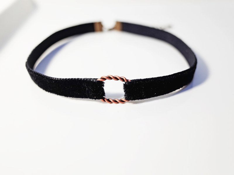 卷麻花 绒面缎带颈链 (4色) - 项链 - 其他材质 黑色