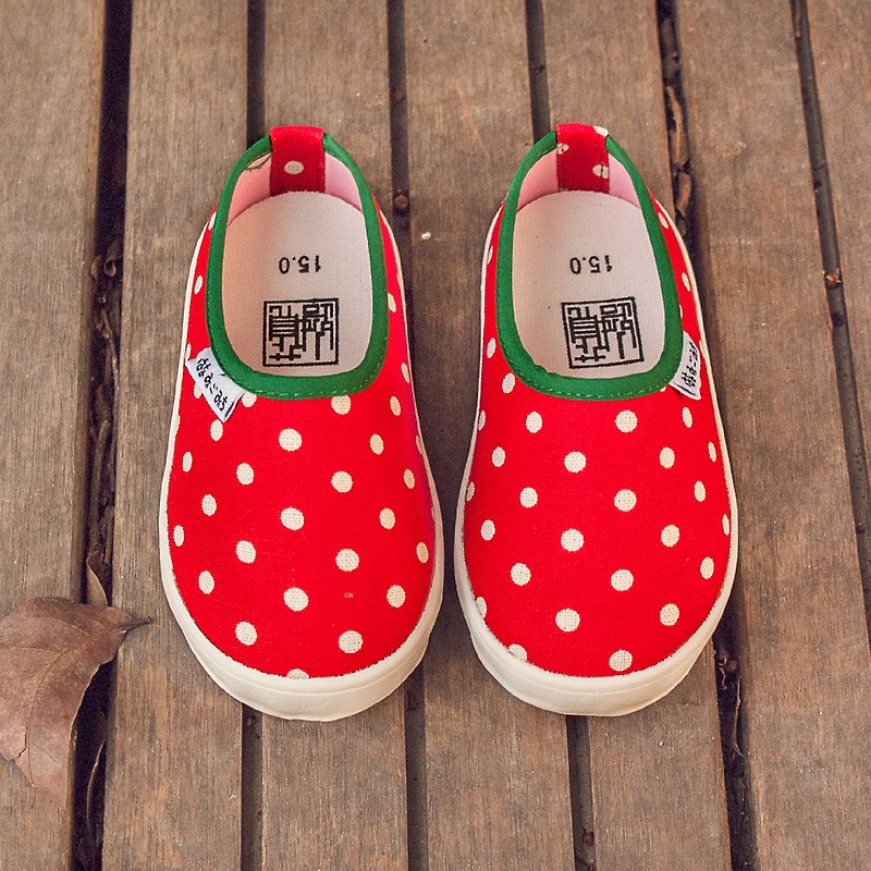 【小孩日】草莓点点花布/儿童帆布鞋/散步拖鞋亲子系列 - 童装鞋 - 其他材质 红色
