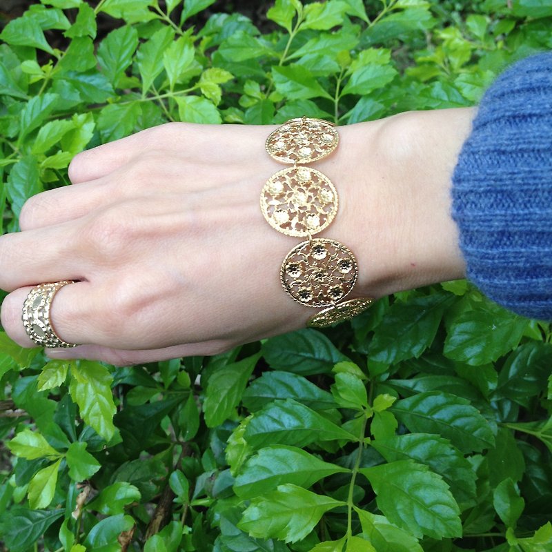 法式玫瑰雕花手环 - 手链/手环 - 其他金属 金色