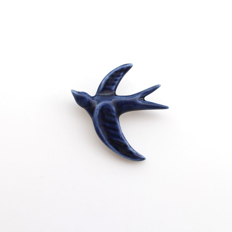 Swallow brooch - 胸针 - 瓷 蓝色