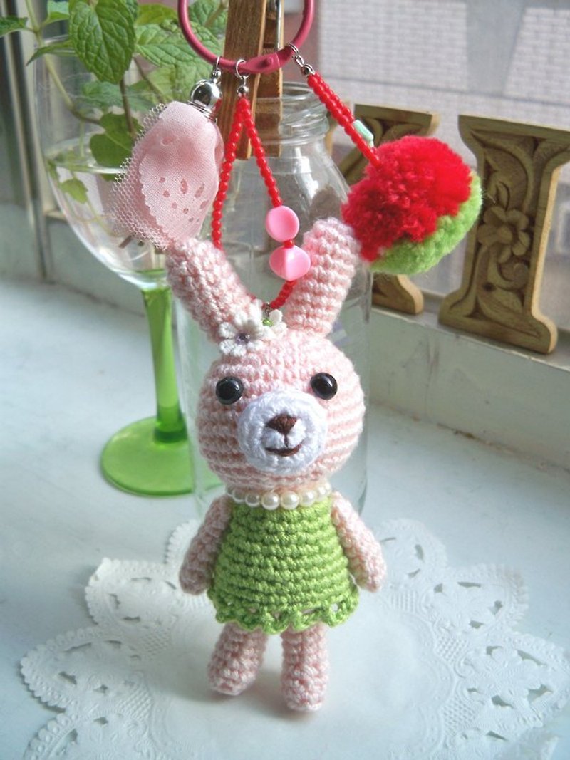 皮可兔-粉红(果绿洋装) - 吊饰 - 其他材质 粉红色