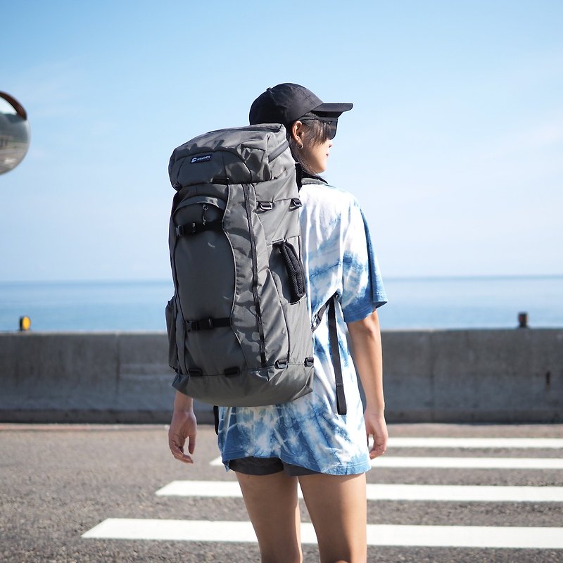 Breccia 旅行背包 - 后背包/双肩包 - 防水材质 灰色