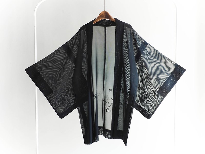 河水山 - 宗田家族透黑刺绣 羽织 日本古董和服外套 古着 - 女装上衣 - 纸 黑色