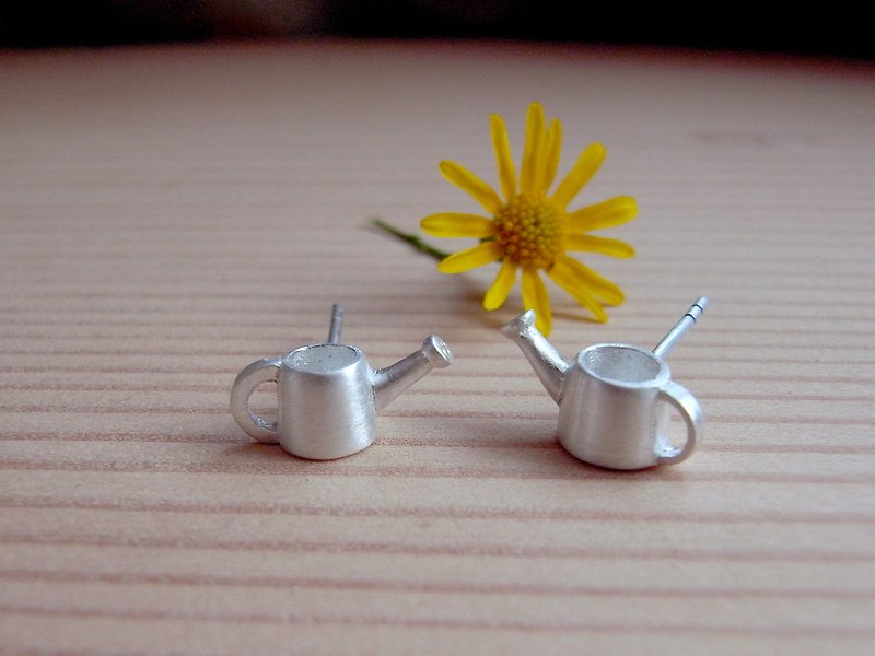 小浇花器 · 花洒 · 园艺工具 | 纯银 耳针 耳环 - 耳环/耳夹 - 银 灰色