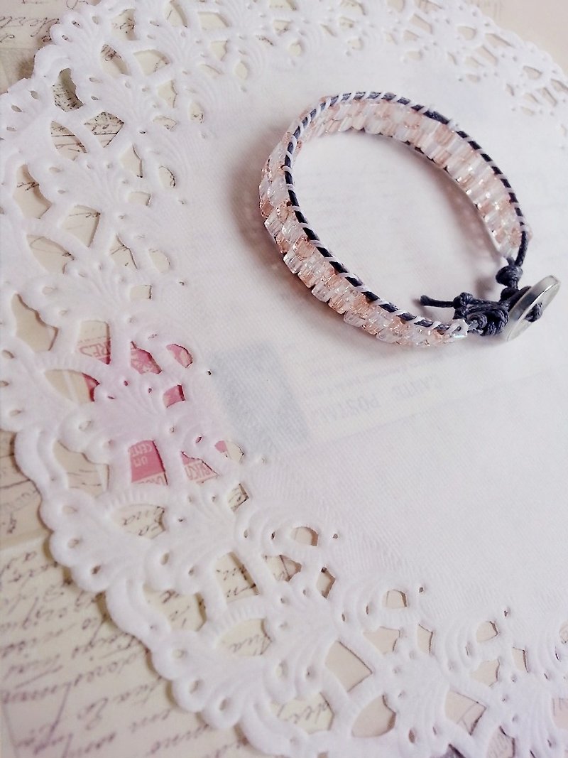 正方体 白色透明及浅粉红透明色 相隔 日本玻璃珠 编织手绳 - 手链/手环 - 玻璃 