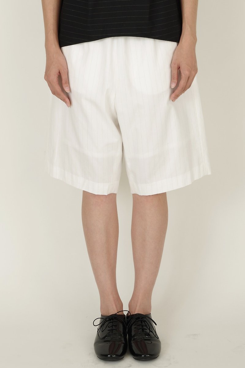 白色条纹五分裤 都会休闲风格 - 女装长裤 - 棉．麻 白色