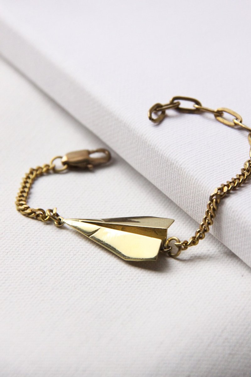 Folded paper airplane bracelet by linen. - 手链/手环 - 其他金属 
