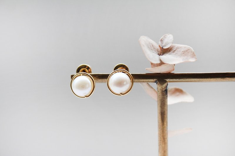 Pearl耳夹/耳针 | 经典白珍珠耳环 - 耳环/耳夹 - 宝石 白色