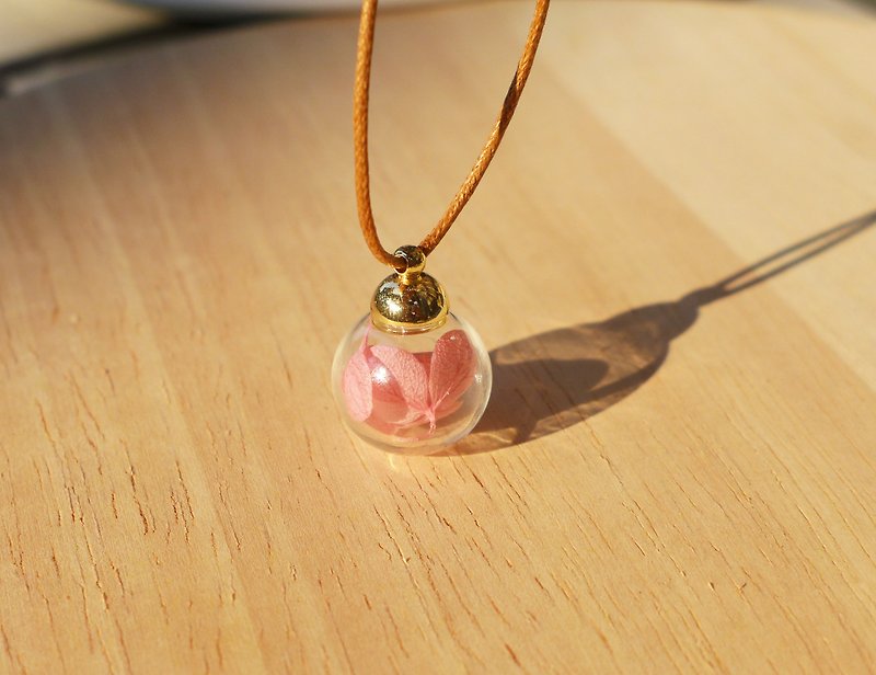 花项链【雨季绣球】-XIAO-◆收藏季节系列 礼物 玻璃 手工 特别 情人节 - 项链 - 玻璃 粉红色