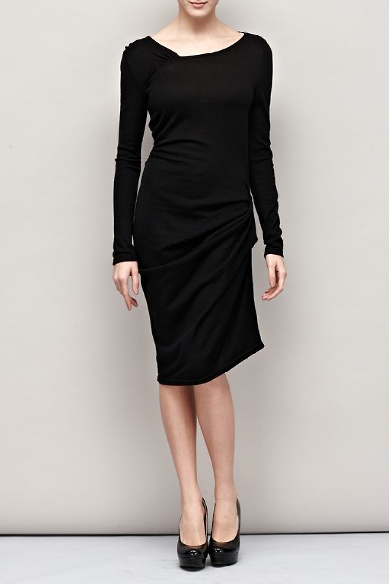 腰间立裁不对称领针织洋装  Waist Drapping Sweater Dress - 洋装/连衣裙 - 其他材质 黑色