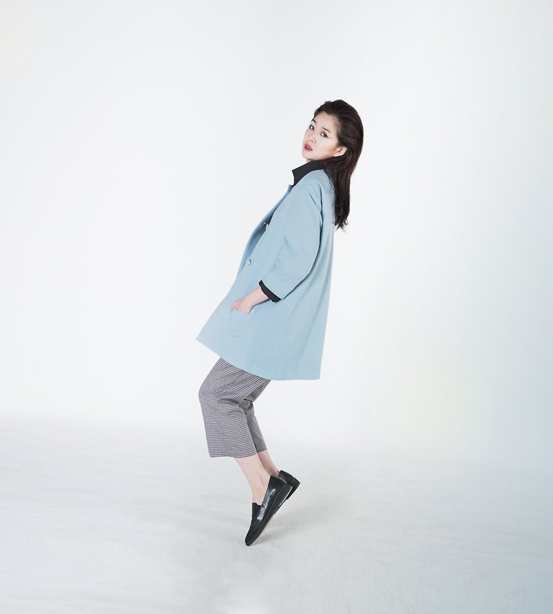 Zita宽版伞状毛大衣 - 女装休闲/机能外套 - 其他材质 蓝色