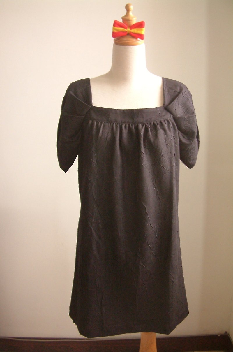 素色典雅洋装(黑色) - 洋装/连衣裙 - 其他材质 黑色