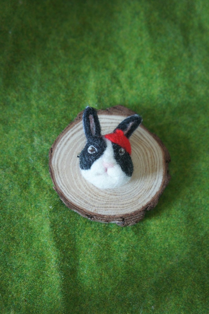 [毛毛兔]羊毛毡红帽兔兔 别针/胸针订制 - 胸针 - 羊毛 
