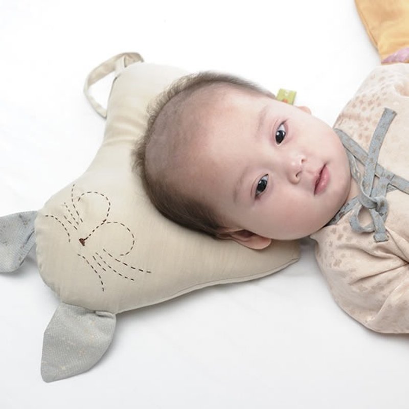 KAKIBABY专利天然柿子染布 - 猫咪婴幼儿专用头部定型枕 - 满月礼盒 - 棉．麻 金色