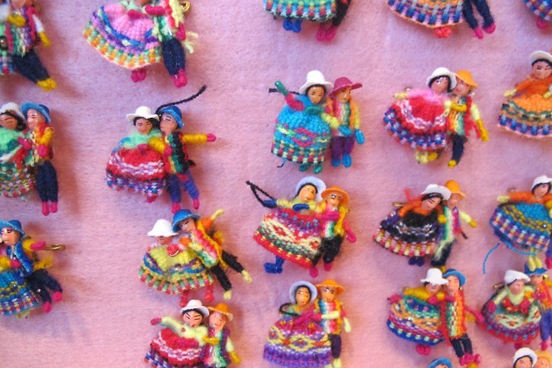 秘鲁传统服装小情侣别针 - 胸针 - 其他材质 多色