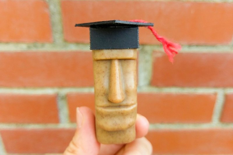 毕业礼 学士帽巨石像 - 摆饰 - 纸 多色