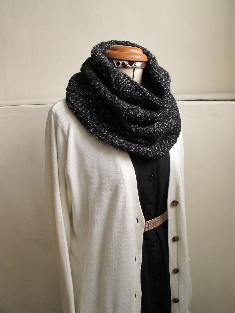 Lan毛线围脖(黑白点色) - 围巾/披肩 - 其他材质 黑色