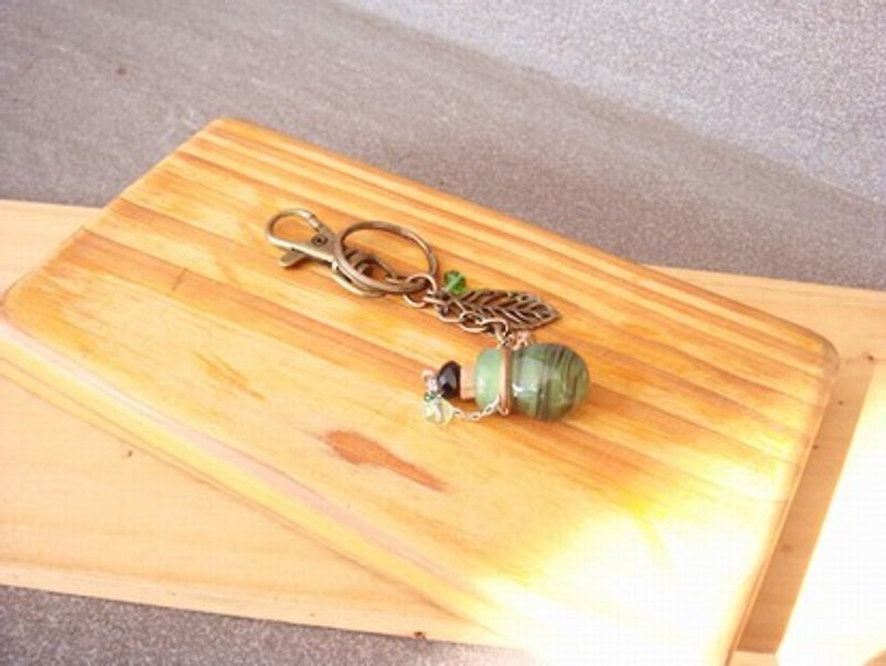 柚子林琉璃 - 精油瓶 钥匙圈 - 经典混 - 翠绿x黑 (圆身瓶) - 钥匙链/钥匙包 - 其他材质 绿色