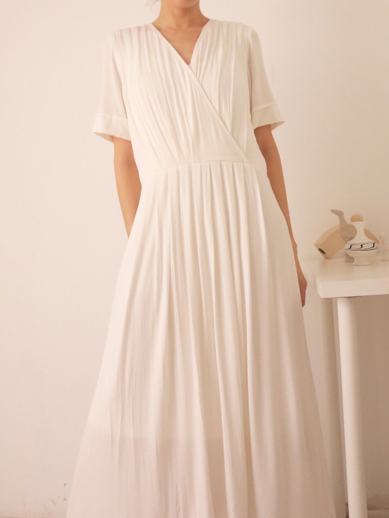 乳白浪漫自然折纹棉质中长版洋装(可订做其他颜色) - 洋装/连衣裙 - 棉．麻 